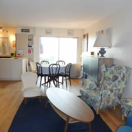 3 Chambres 8 Personnes شقة